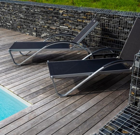 Terrasse en bois en bord de piscine - Vauthelin Paysages - Plougastel - Brest - Saint Renan - Le Conquet- Crozon - Lesneven